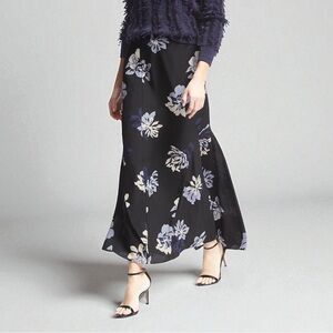 Banana Republic Flounce Floral Maxi Skirt | Size 4 | Black/Blue Print